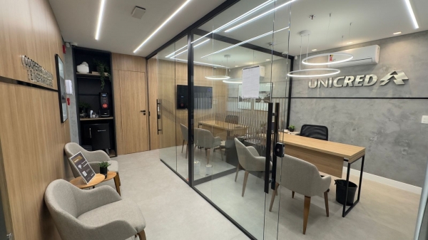 Unicred Porto Alegre reinaugura agência no Hospital Divina Providência